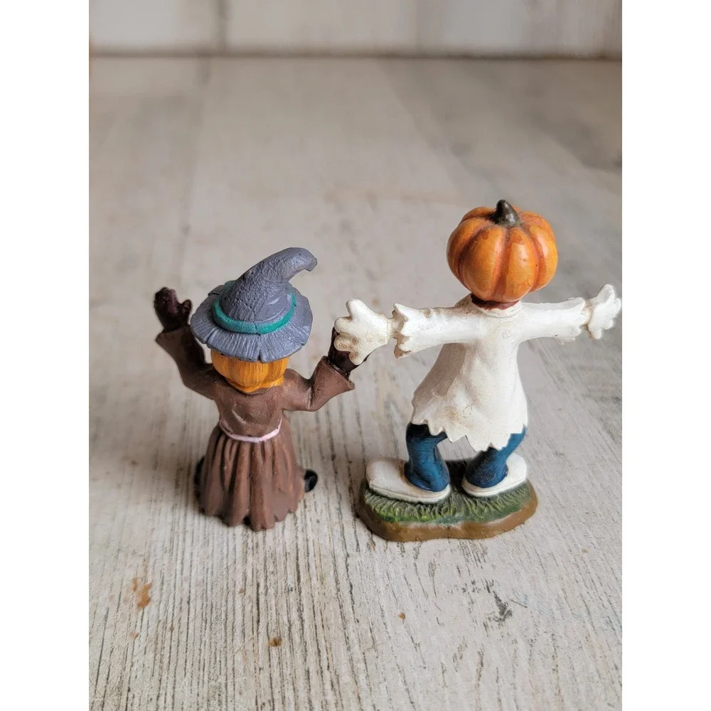 Jack O'Lantern scarecrow pumpkin village accessory Halloween set